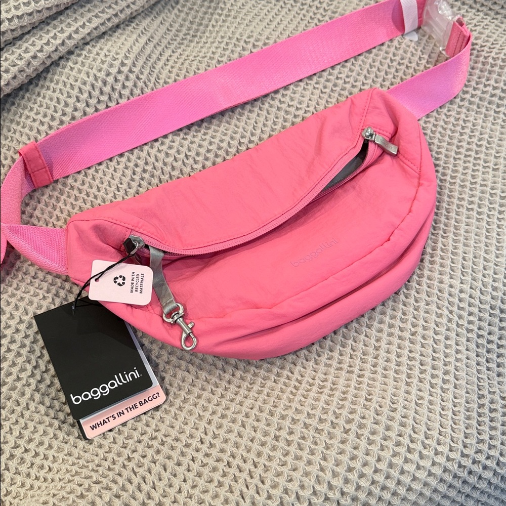 BNWT Baggallini Swift Belt Bag Sling